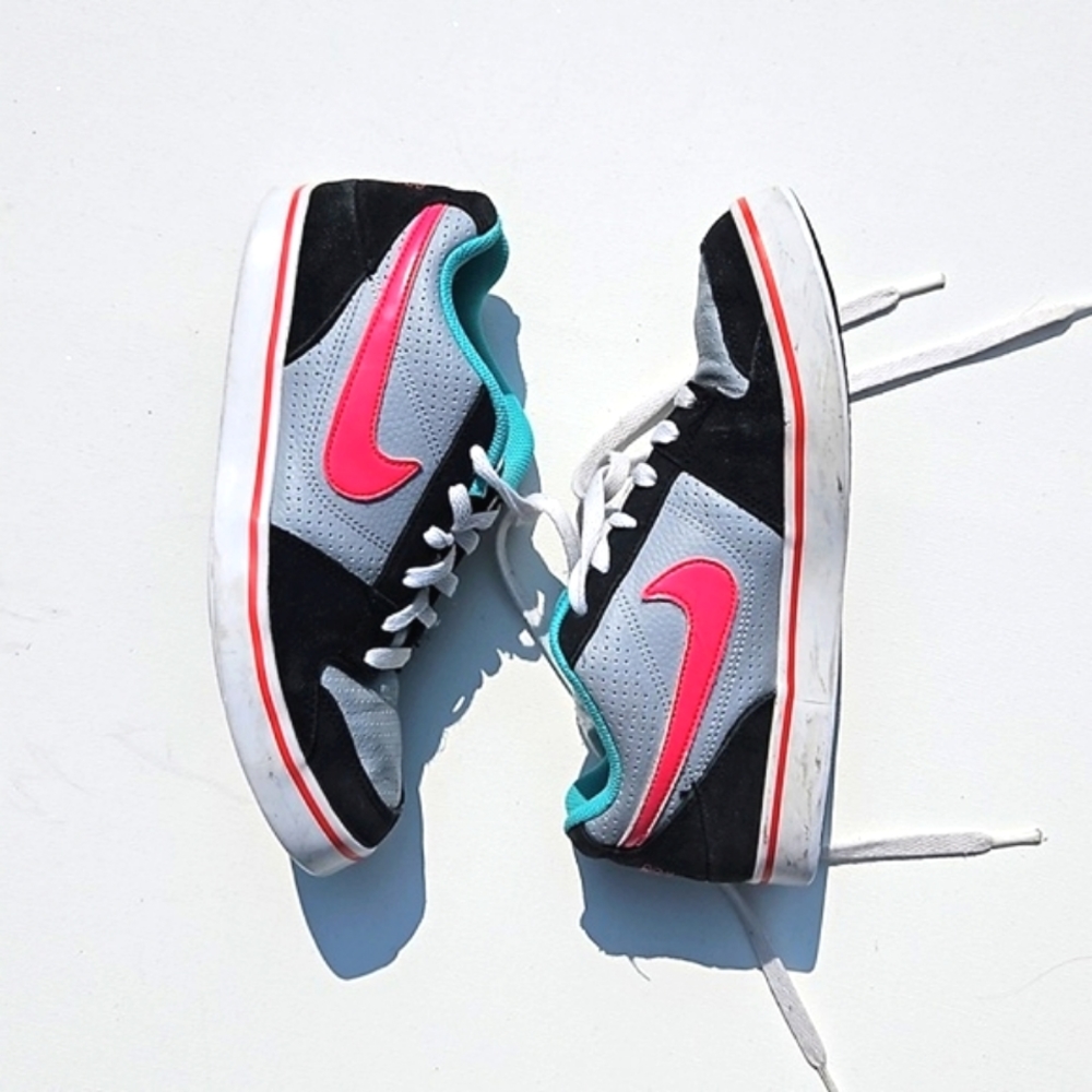 Nike Aqua Blue Pink Grey Athletic Runner Shoes